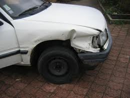 Auto tole froissee
