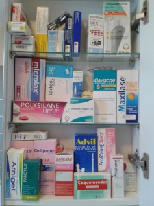 Armoire pharmacie